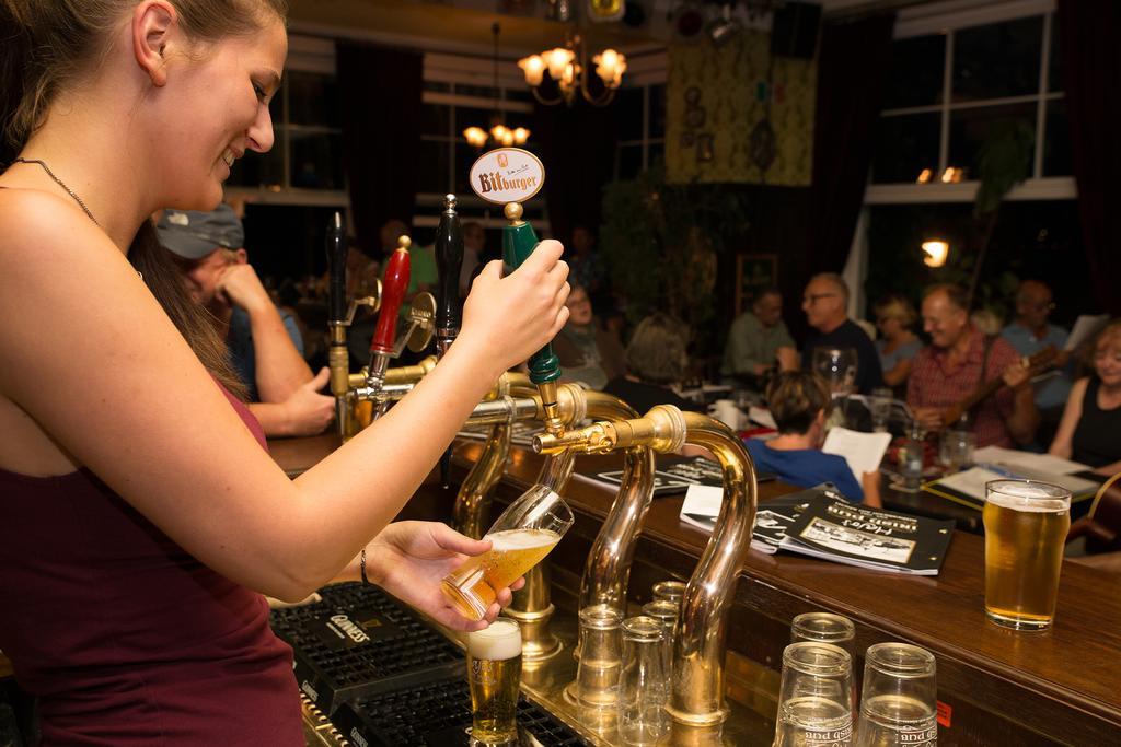 Hajo'S Germania Lodge & Irish Pub Rüdesheim am Rhein Eksteriør bilde
